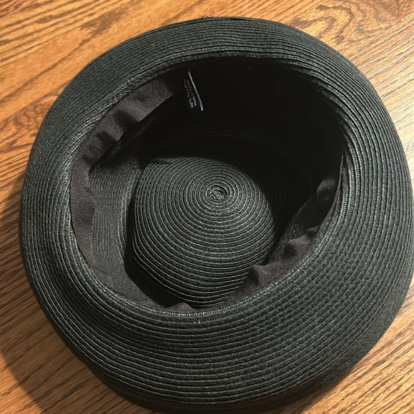 🌿Black hat - 100% tayo braid, like new🌿 - Picture 3 of 4